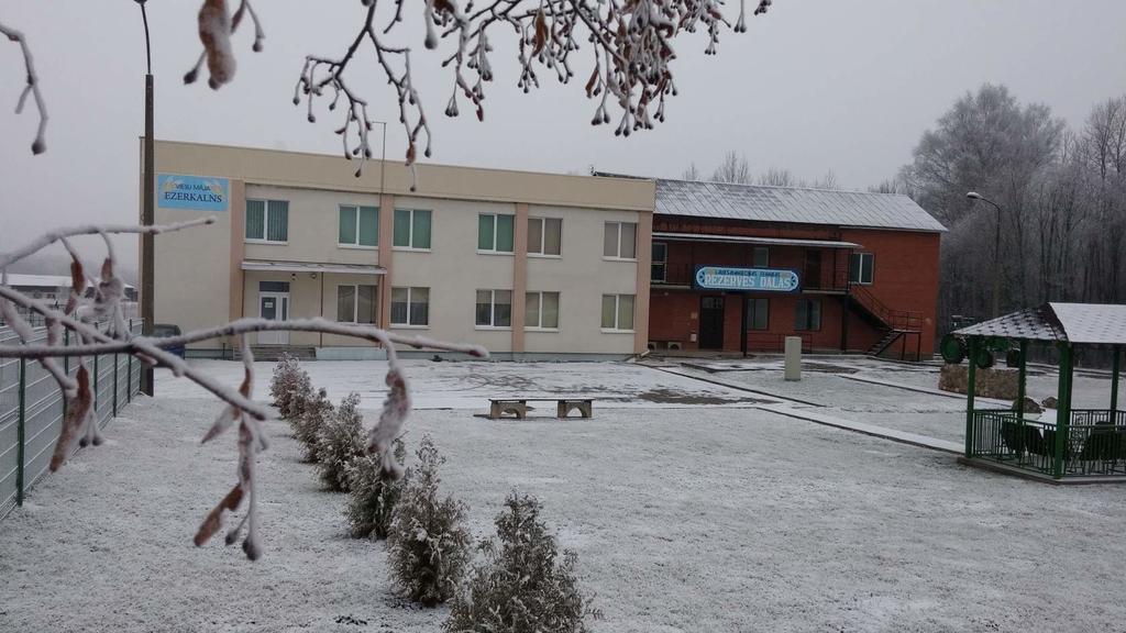 Viesu Maja Ezerkalns Otel Krāslava Dış mekan fotoğraf