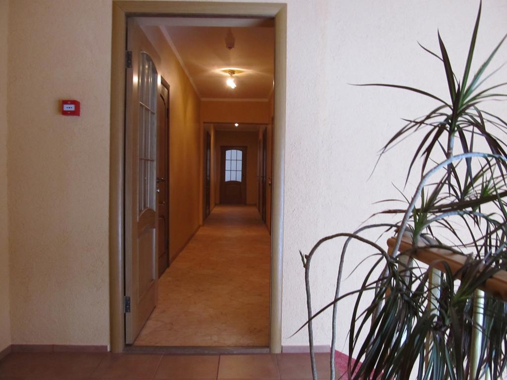 Viesu Maja Ezerkalns Otel Krāslava Dış mekan fotoğraf