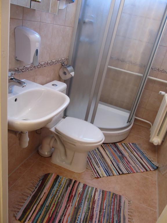 Viesu Maja Ezerkalns Otel Krāslava Dış mekan fotoğraf
