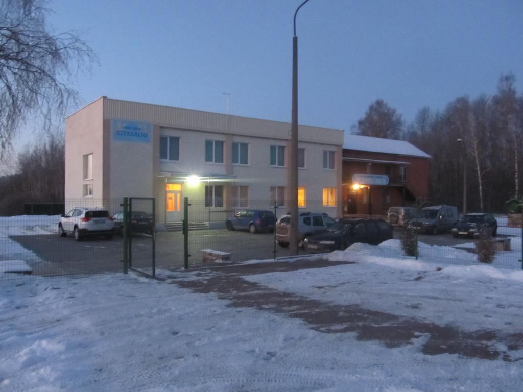 Viesu Maja Ezerkalns Otel Krāslava Dış mekan fotoğraf